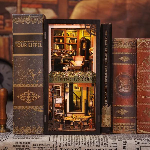CuteBee Rose Detective Agency DIY Book Nook Kit