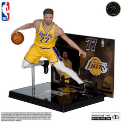 NBA – Luka Doncic La Lakers Posed Figure